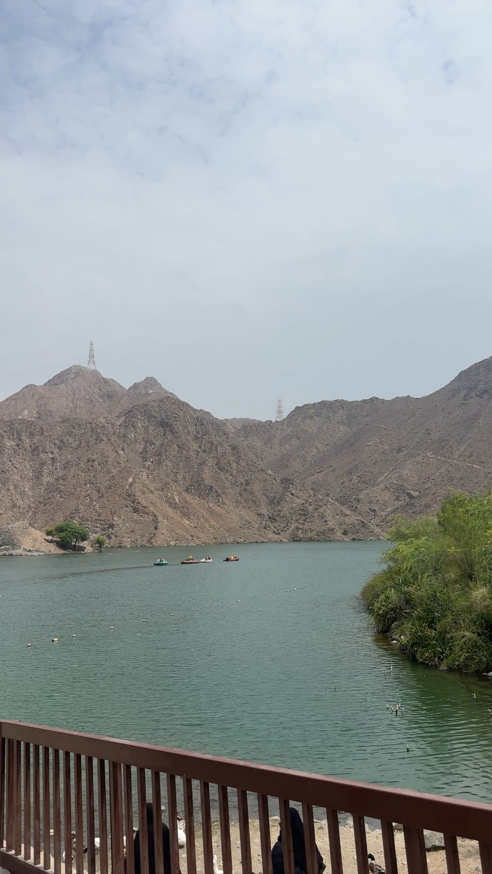 Al Rafisah Dam during our visit. Photograph by Takeki Shinkawa.